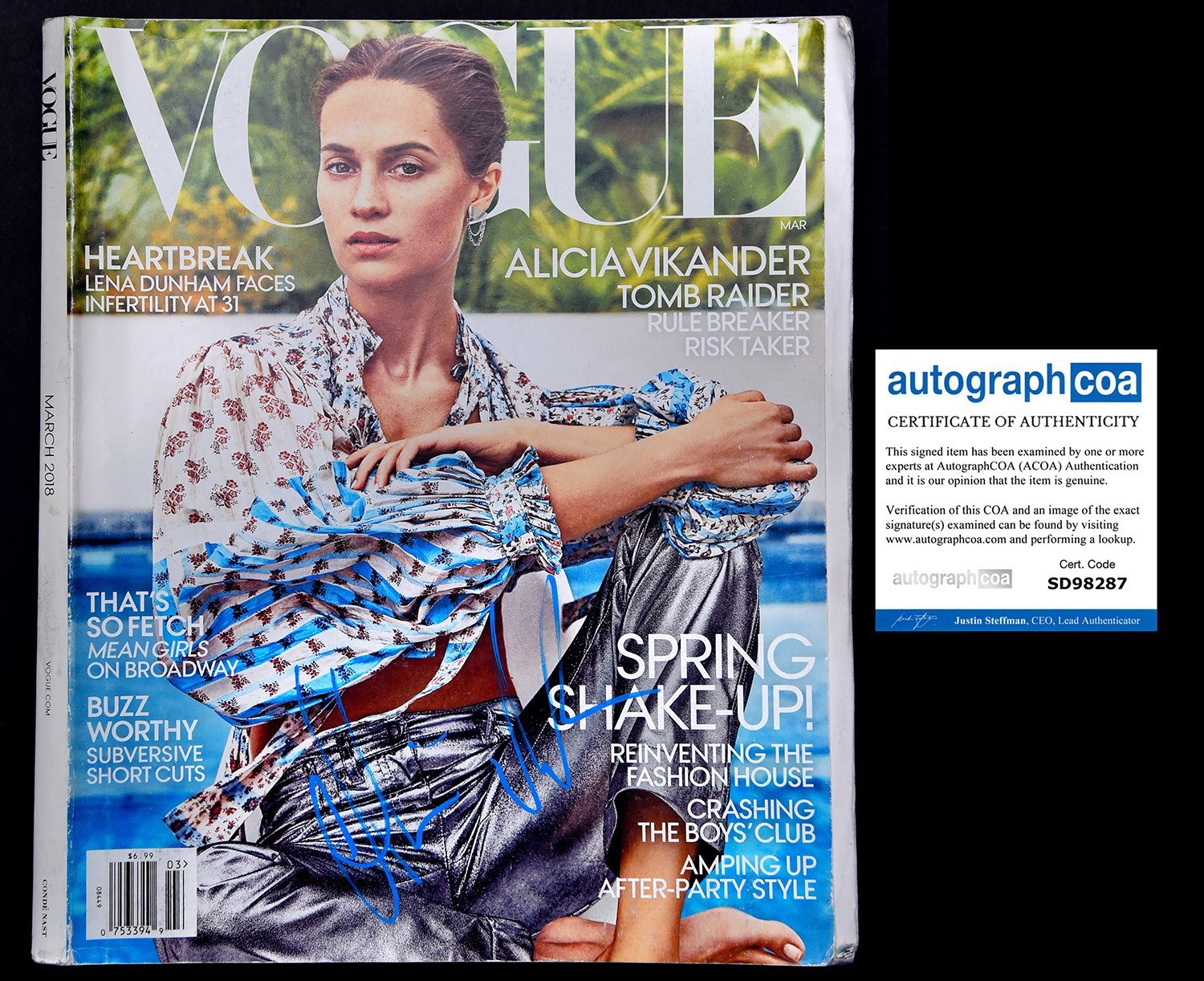 ALICIA VIKANDER AUTOGRAPH SIGNED VOGUE MAGAZINE TOMB RAIDER OSCAR WINNER ACOA