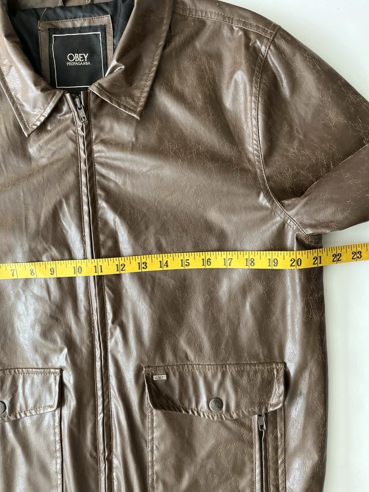 Chaqueta Bomber Obey Propaganda Imitación Cuero Hombres L Marrón Cuello Cremallera Completa  Foto 4 de 4