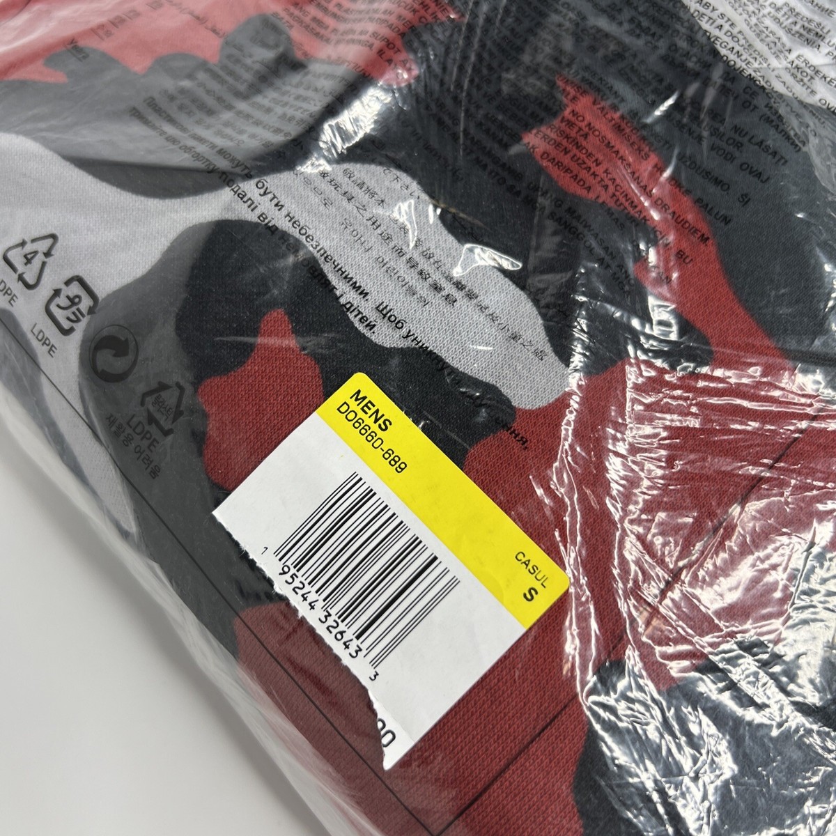 SUPREME/ NIKE ARC CREWNECK RED CAMO/ SIZE MEDIUM SS22 WEEK 14 (100 