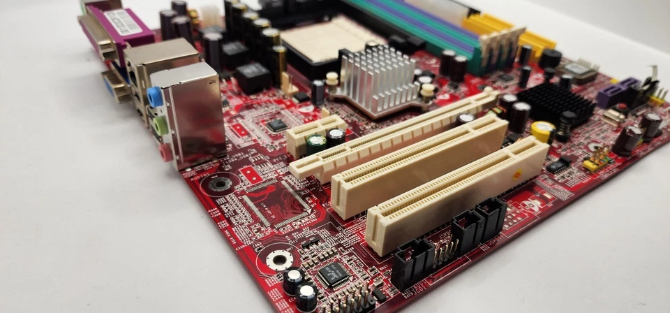 MSI MS-7207 V2 K8NGM2 H AMD Socket 939 UNTESTED - Image 4 of 4