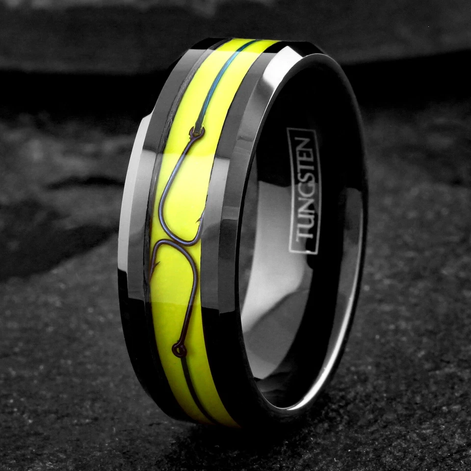 Anillo de alianza de boda de 8 mm de esmalte amarillo de tungsteno negro con línea de pesca azul y gancho Foto 3 de 4