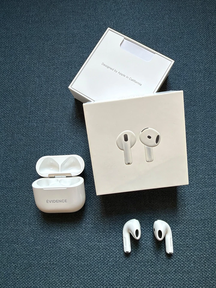 Apple AirPods 4, photo 1 sur 3
