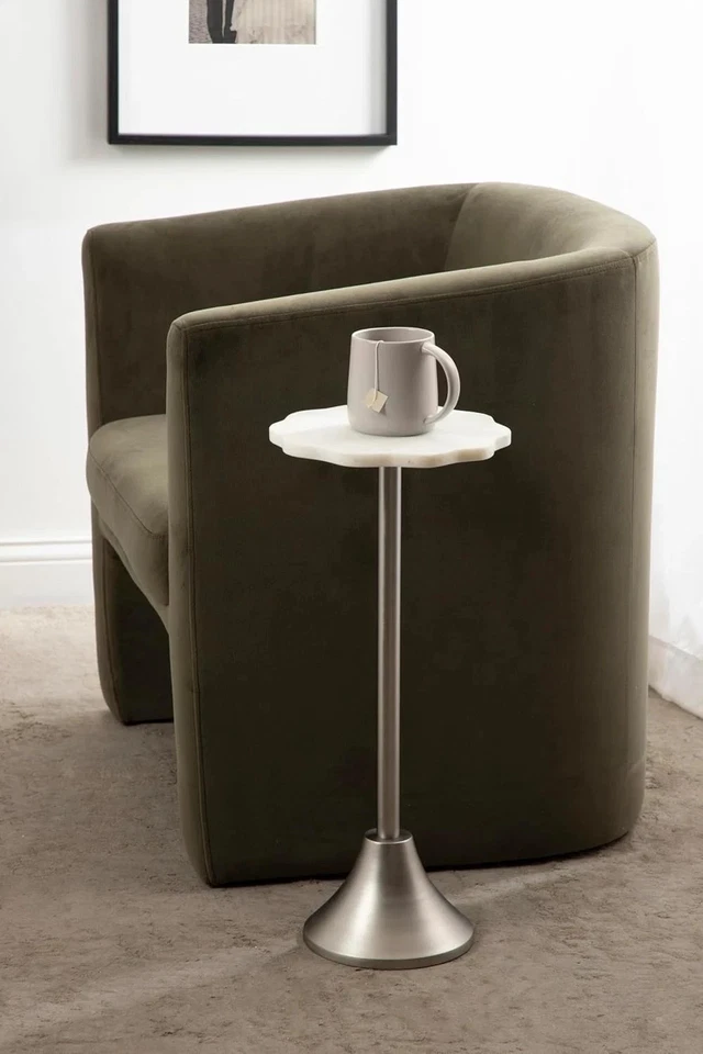 Mesa de Bebida Sanzo Moderna Pedestal, 10 X 10 X 23, Decoradora Mármol Blanco y Plateado Foto 2 de 4