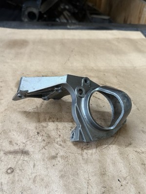 OEM YAMAHA / MARINER 30 HP STARTER MOTOR MOUNTING BRACKET PN