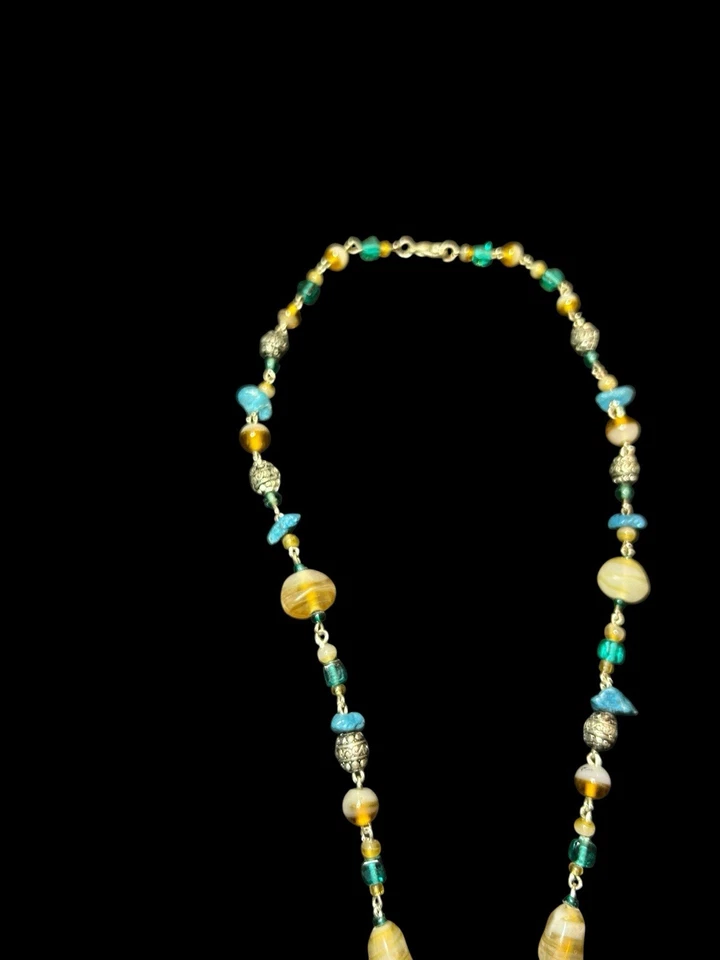 Collar colgante en lágrima de colección imitación turquesa y ámbar con cuentas Foto 4 de 4