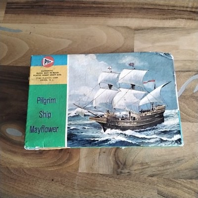 Pyro Vintage Model Kit #C311-50 Pilgrim Ship Mayflower Vintage