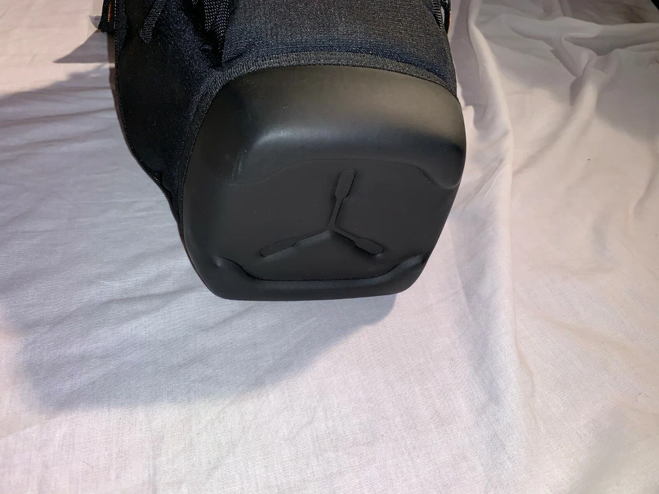 CASE LOGIC DSLR CAMERA PADDED SEMI HARD CARRYING CASE W/ SLR SUSPENSION TECH - Image 4 of 4