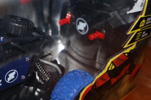 SKIDZ 1:24 Remote Control Rock Climber Series 4 Channel Full Function - Picture 3 of 3