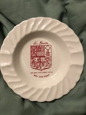 LE BIARRITZ RESTAURANT NYC VINTAGE ROUND CERAMIC ASHTRAY RARE CIRCA 1962
