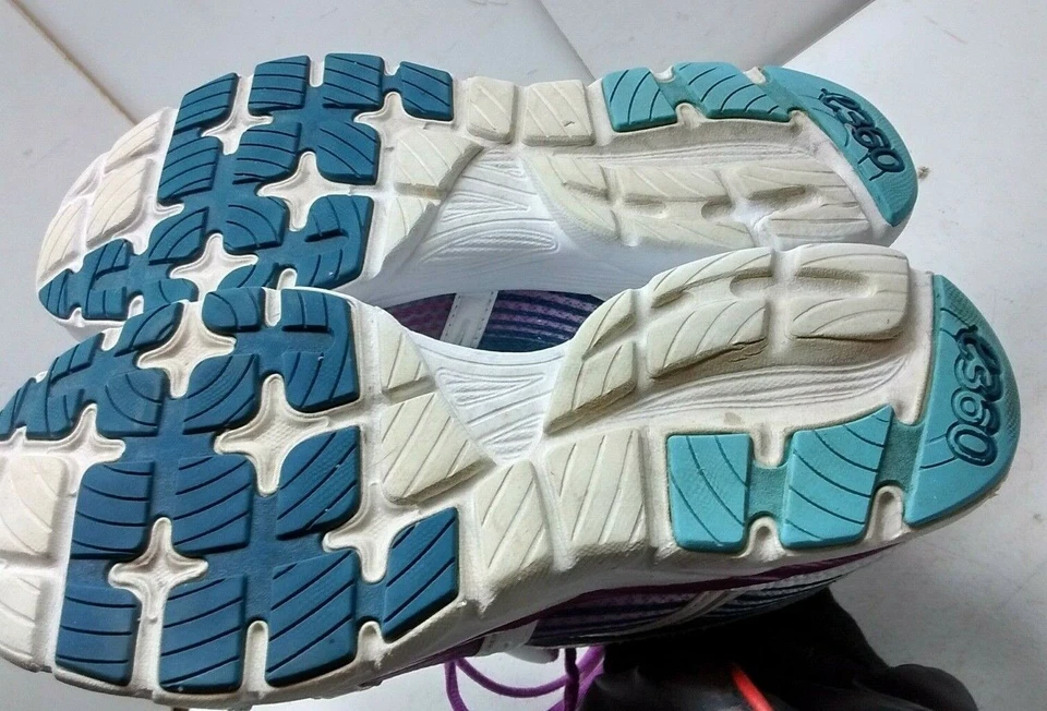 Easy Spirit  8.5W 39.5 White Purple Leather Athletic Sneaker Women Shoes - Image 4 of 4