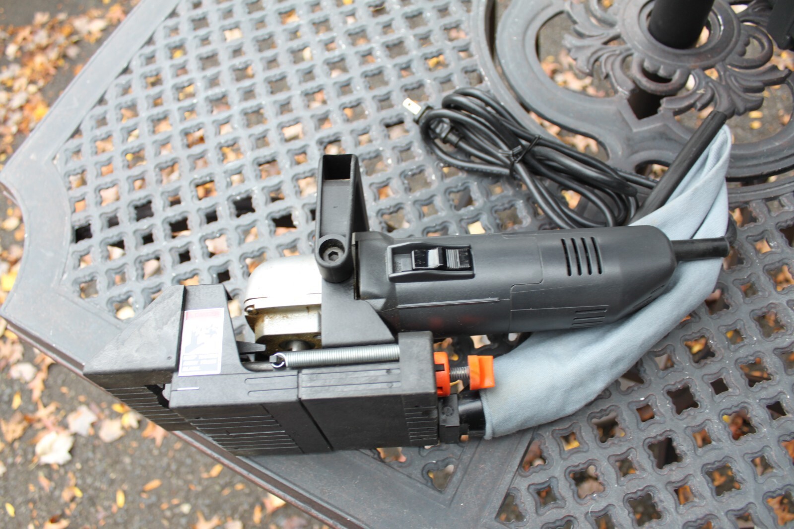 SKIL Pro Biscuit Plate Joiner 1605 With 2Bags Of Biscuits Hard Case