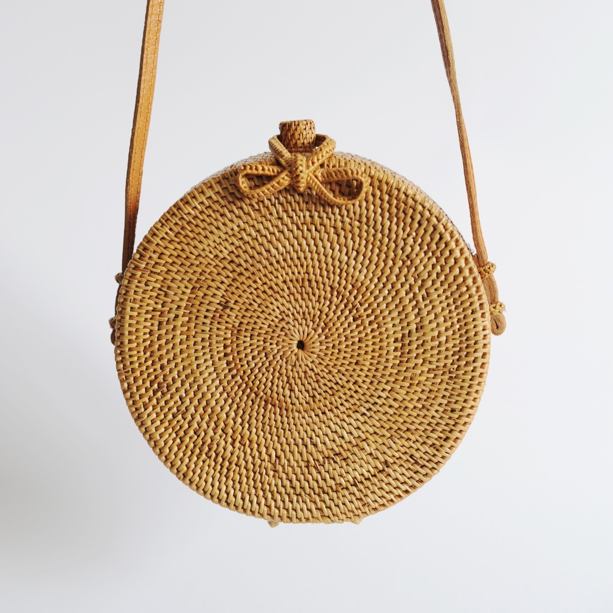 LaFiore24 Rattan Umhängetasche Damen – Oval, Mit Textilinnenfutter & Schulterriemen | Natur, 22x10x17 Cm