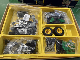 LEGO TECHNIC: Fiber Optic (8456) - 98% Complete