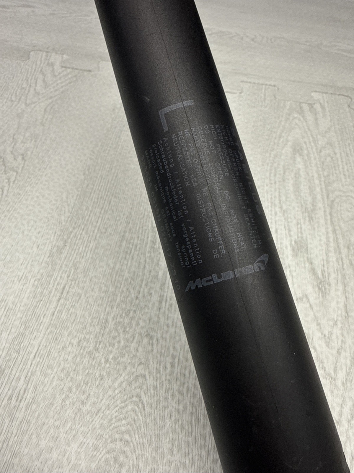 2016-2021 MCLAREN 570S FRONT LEFT DRIVER DOOR LIFT SHOCK STRUT ROD CYLINDER OEM
