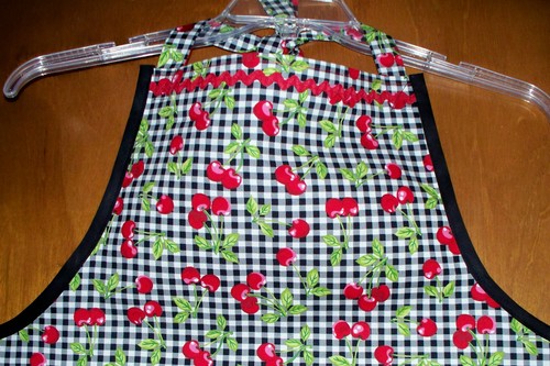 NEW HANDMADE APRON - BLACK WHITE GINGHAM WITH CHERRIES KITCHEN COTTON CUTE - Picture 2 of 2