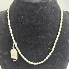 Vintage String of Estate Freshwater Pearl With Screw Barrel Clasp Necklace