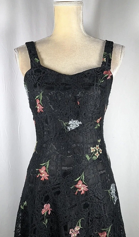 Vestido Alex Marie Midi 6 Línea A Acampanado Sin Mangas Bordado Modesto Negro $139 Foto 2 de 4