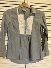 TANTRUMS Women’s Size M Medium Blouse Shirt Chambray Button Front Ruffles