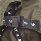 Foto 18 di 23