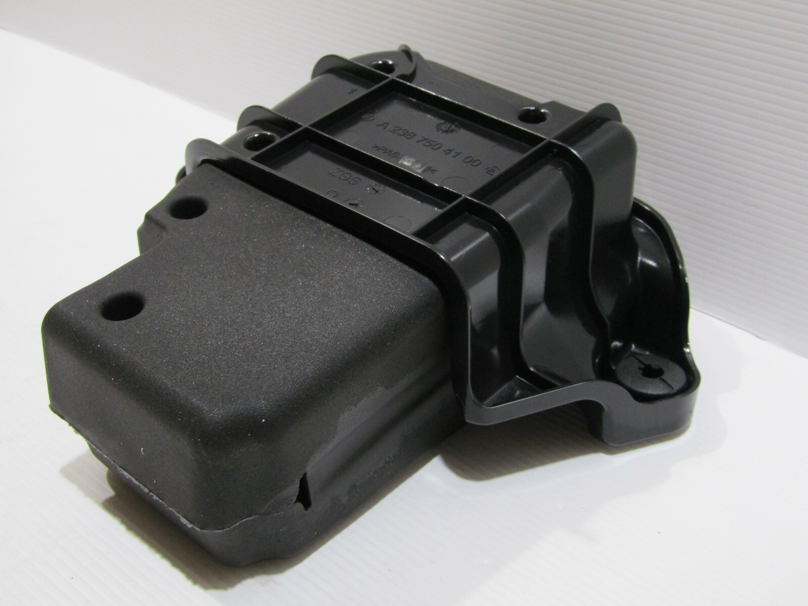 MERCEDES E CLASS COUPE C238 REAR BOOT LID LOCK INSULATOR  