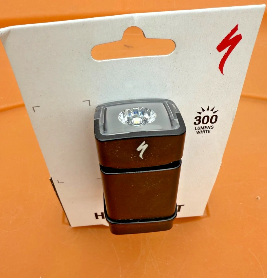 Faro Specialized Flash 300 - Nuevo sin abrir Se envía desde EE. UU. Precio de venta sugerido por el fabricante $49,99 Foto 3 de 3