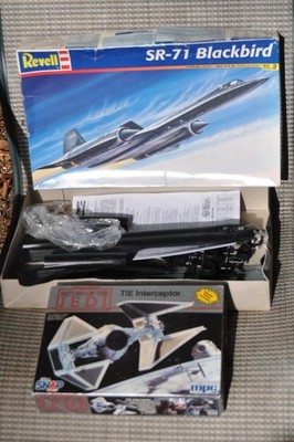 Revell 1/72 SR-71 Blackbird  Jet Model Kit 85-5810 + RETURN OF JEDI. TIE FIGHTER