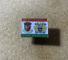 GLENTORAN v BURNLEY ENAMEL FOOTBALL BADGE