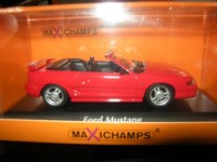 1:43 Maxichamps Ford Mustang Cabrio 1994 Red/Rot In Ovp