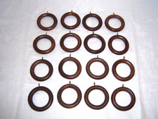 LOT 16 ANNEAUX DE RIDEAUX EN BOIS FONCÉ ~ YEUX EN LAITON ~ OD 2-3/4" ~ ID 1-3/4"