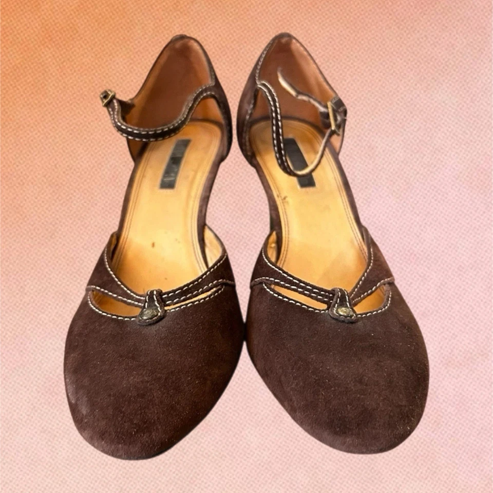 Unisa Women's High Heels Brown Suede Wedge Dress Shoe Size 8.5 Buckle Y2K - Image 4 of 4