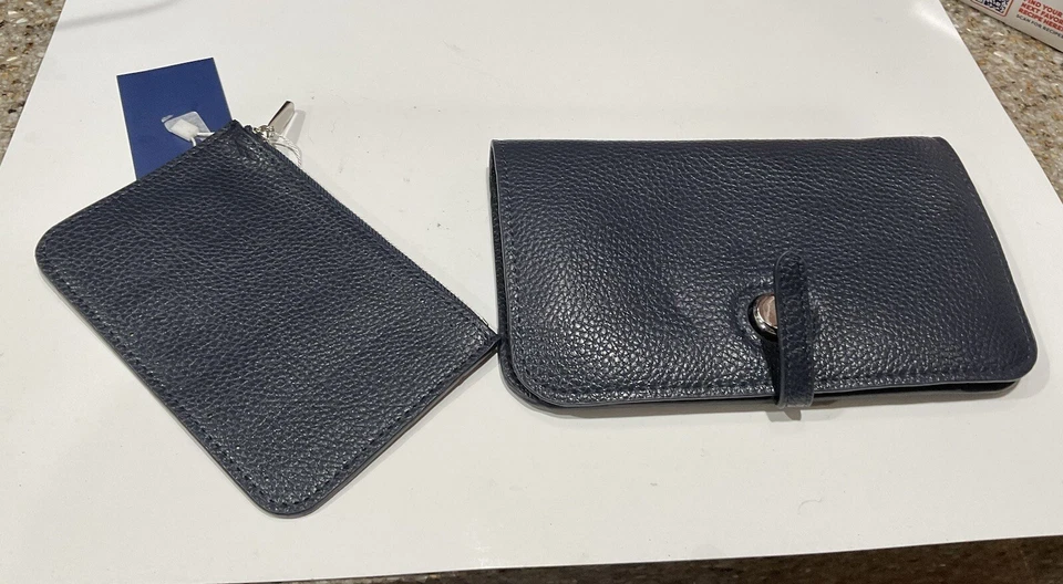 Bolso sin asas Kris-Ana azul marino de cuero granulado con billetera plana desmontable nuevo Foto 3 de 4