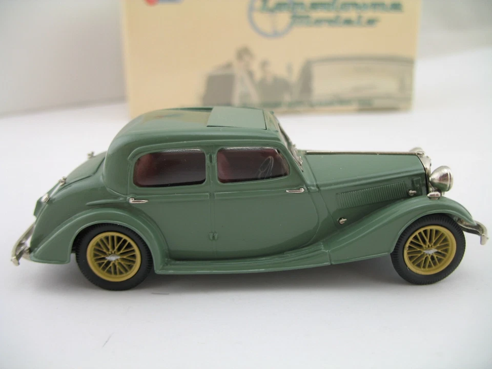 Lansdowne Models Car LDM.74: 1937 Riley 12/4 Continental Touring Sedan, MIB - Image 4 of 4