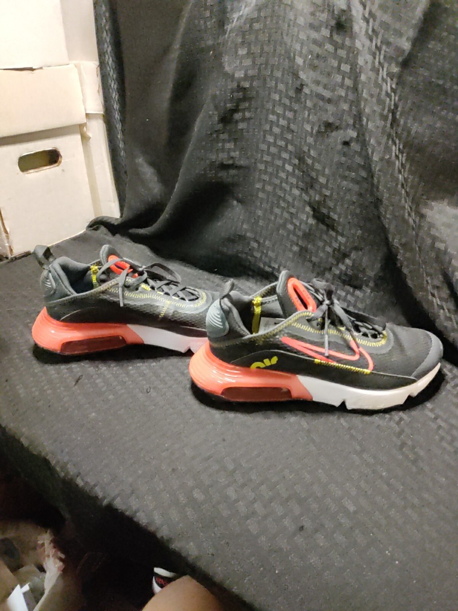 NEW Nike Air Max 2090 Grey/Crimson Youth SZ 4Y Jugging Running Walking