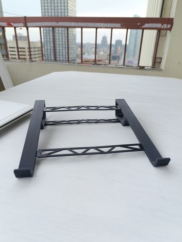 3D Printed Laptop Stand – Minimalist Cooling Riser – Compact & Portable – Made i - 第 2/4 張圖片