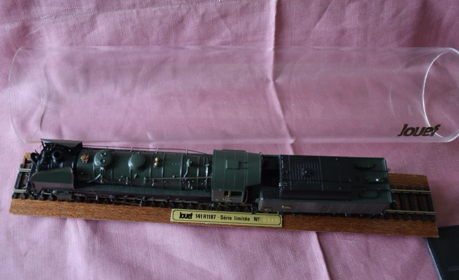 Locomotive Jouef HO 141 R 1187 à vapeur et son tender fuel pour modélisme ferroviaire