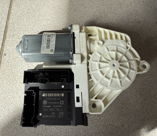 Motor Fensterheber VR vorne rechts VW Passat 3C Bj.05-11 1K0959702P 1K0959792L