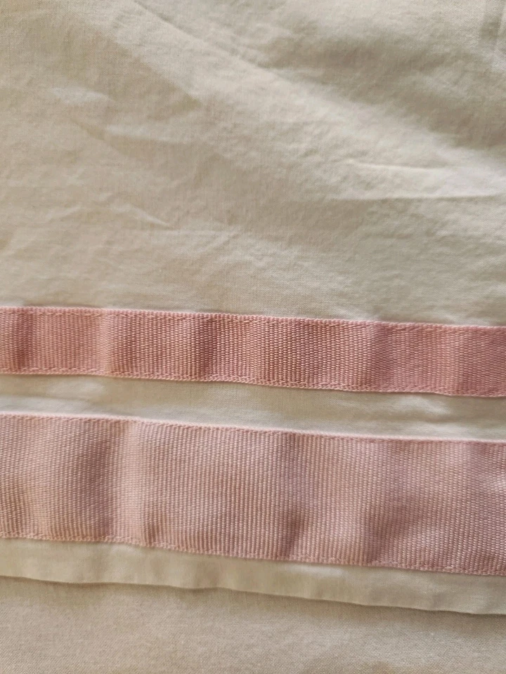 Saia berço de algodão orgânico Pottery Barn Baby Kids acabamento em fita rosa branca 28x52x16 - Imagem 3 de 4