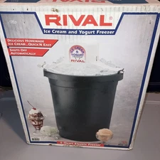 Vintage Rival 6 Quart Electric Ice Cream and Yogurt Freezer model 8605