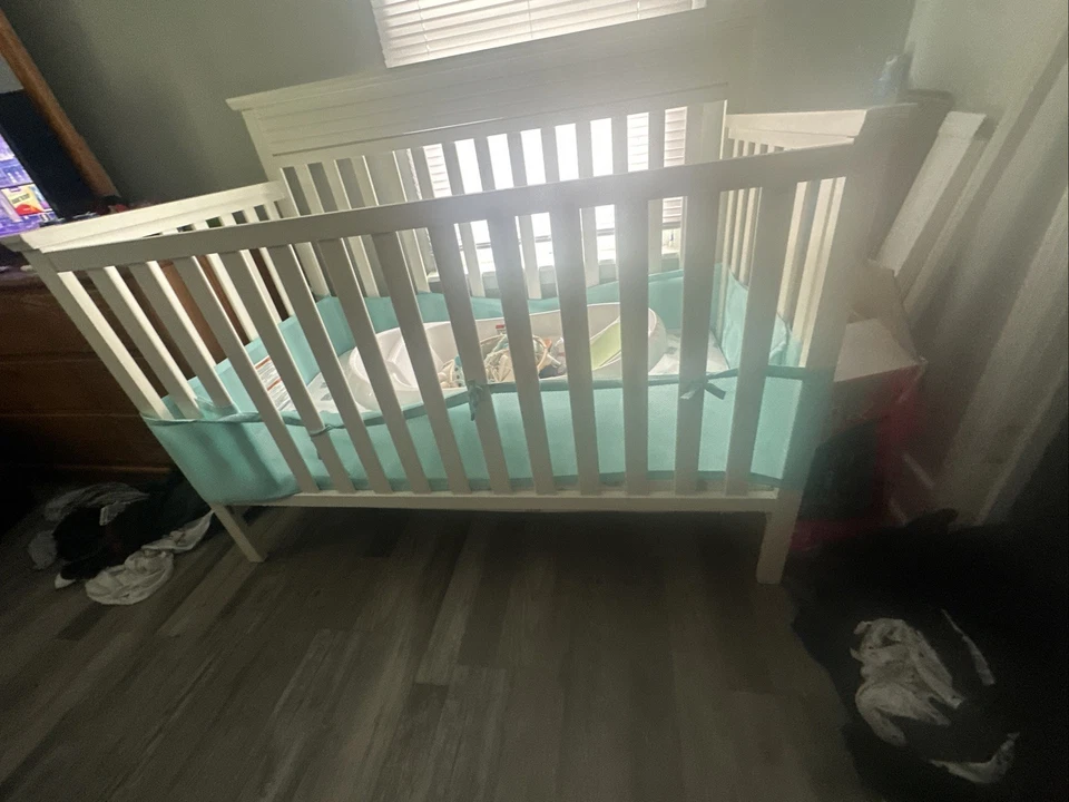 Детская кроватка, матрас и детская ванна, и это все белая детская кроватка сетка - Изображение 3 из 4