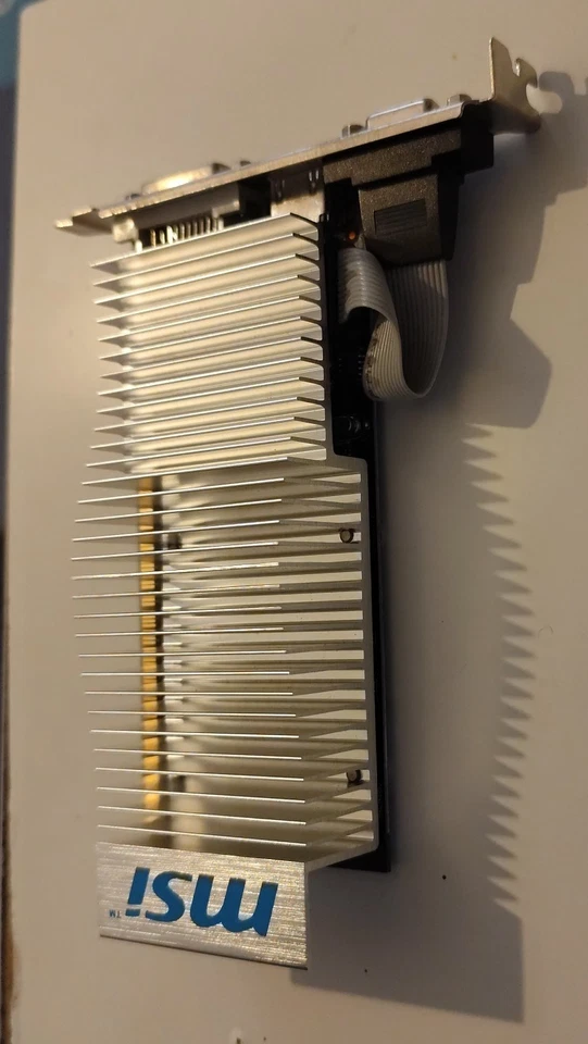 Scheda grafica video MSI NVIDIA GeForce 210 1GB N210-MD1GD3H/LP HDMI/DVI/VGA - Immagine 3 di 4