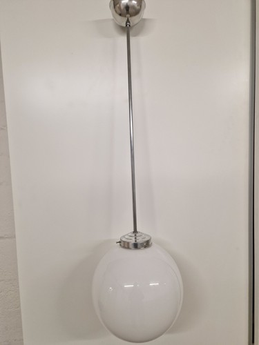 2x alte Lampe Bauhaus Deckenlampe Chrom Opalglas Durchmesser 25cm / Länge 90cm - Bild 1 von 10