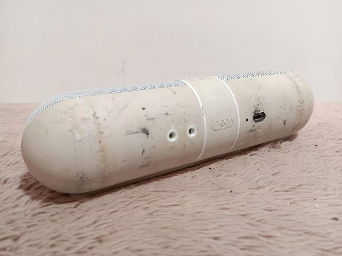 Beats by Dr Dre Bluetoothスピーカー B0513 卓上 Beats Pill by Dr. Dre B0513 Bluetooth Speaker - White- not