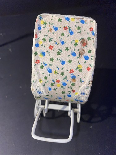 Vintage Dollhouse Metal White Baby Stroller Miniature - Picture 4 of 4