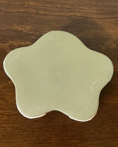 Vintage Wedgwood England Green Jasperware Pentefoil Pegasus Covered Trinket Box - Picture 7 of 12