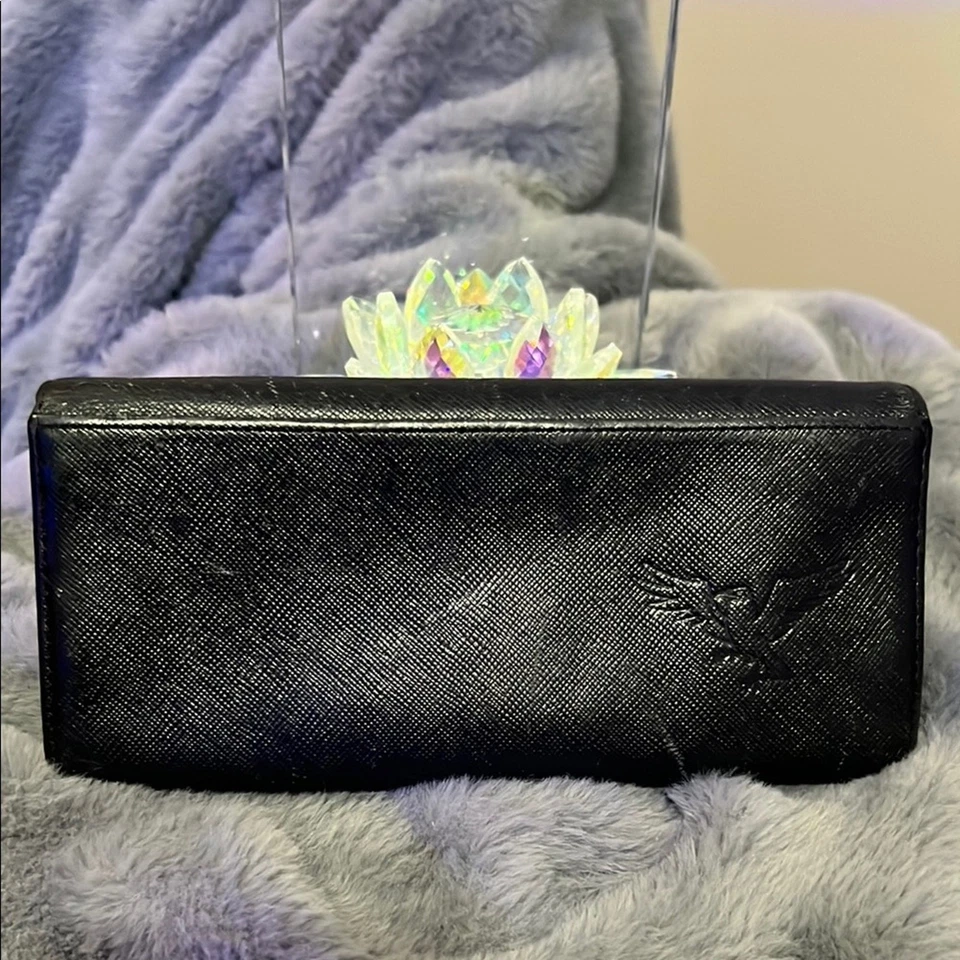 Cartera de cuero negra Samantha Thavasa de la Bella Durmiente de Disney usada en excelente estado venta al por menor $329 Foto 3 de 4