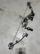 Hoyt UltraTec XT2000 Compound Bow, w/ SpotHogg Team Primo Sight.