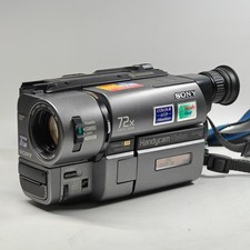 Sony Handycam Vision CCD-TRV35E Camcorder Video8 Tape 72x NightShot + Charger