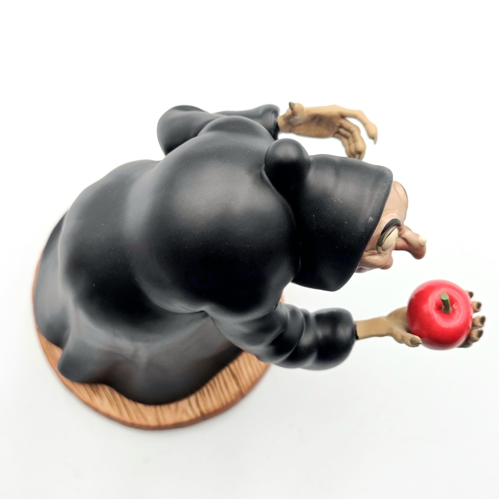 1995 Disney WDCC Snow White Old Hag Witch Take the Apple Dearie Figurine & Box