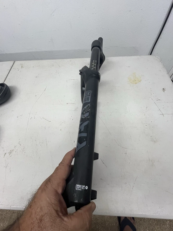 Garfo Rockshox Yari 29er 150mm - Imagem 3 de 3