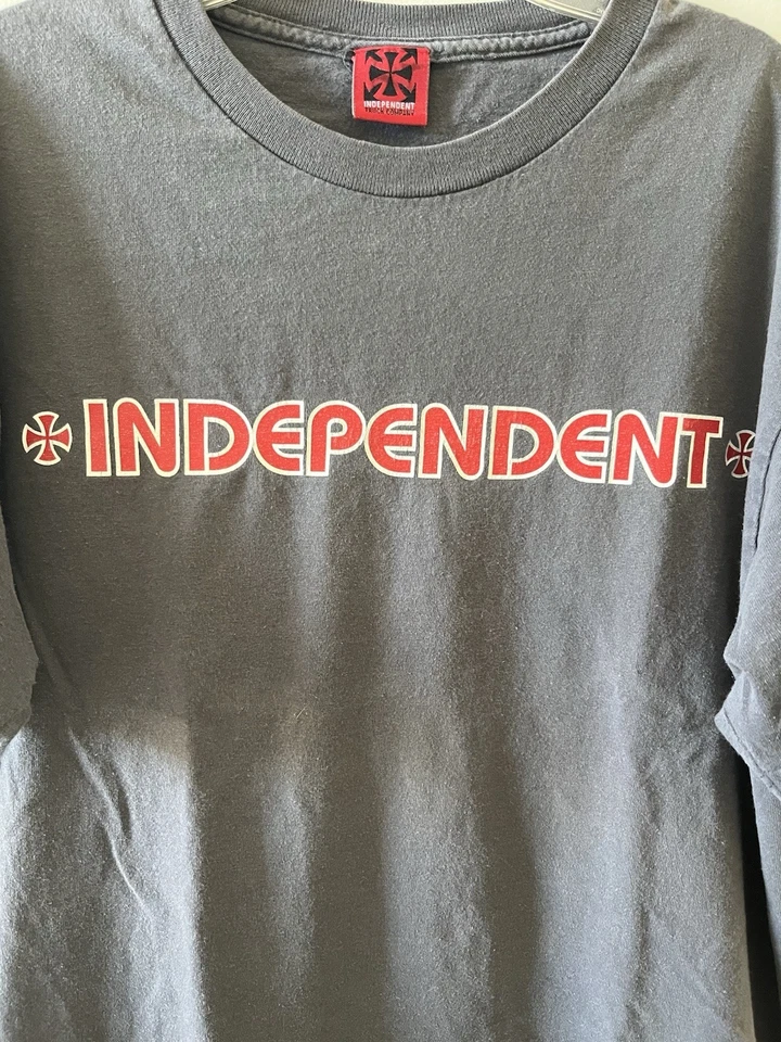 Camiseta Independent Truck Co Gris Logo Spellout Para Hombre Talla M/L De Colección Años 90’s Foto 2 de 4